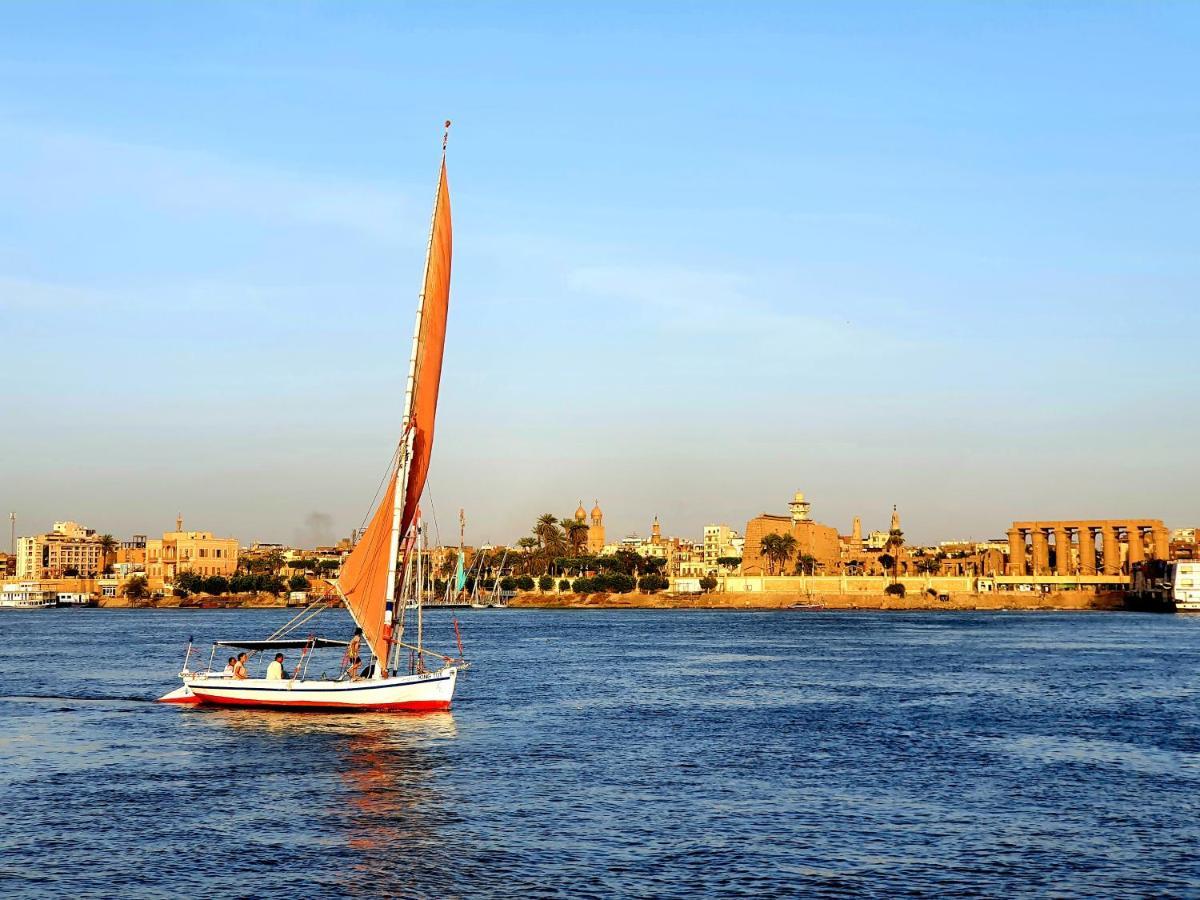 Spring Hotel Luxor Luaran gambar