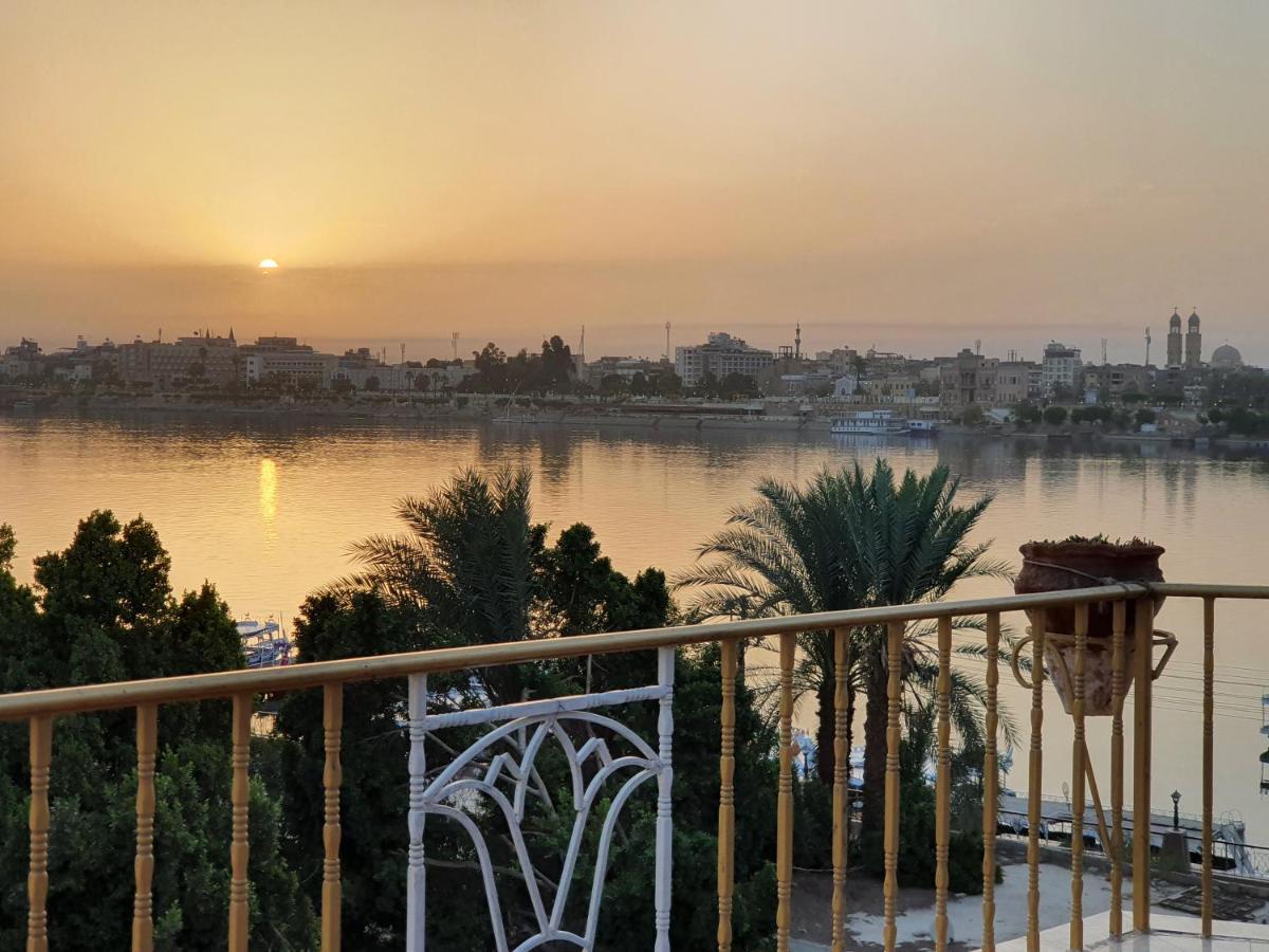 Spring Hotel Luxor Luaran gambar