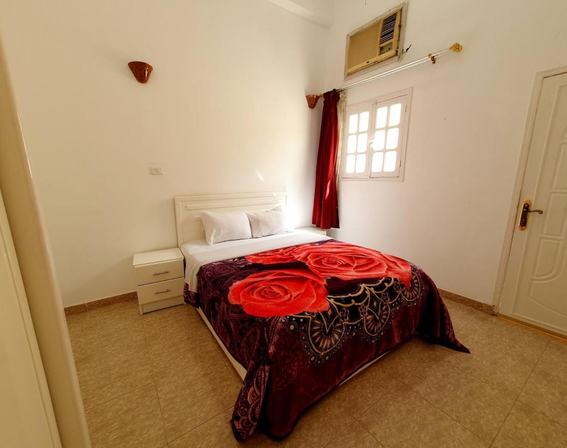 Spring Hotel Luxor Luaran gambar