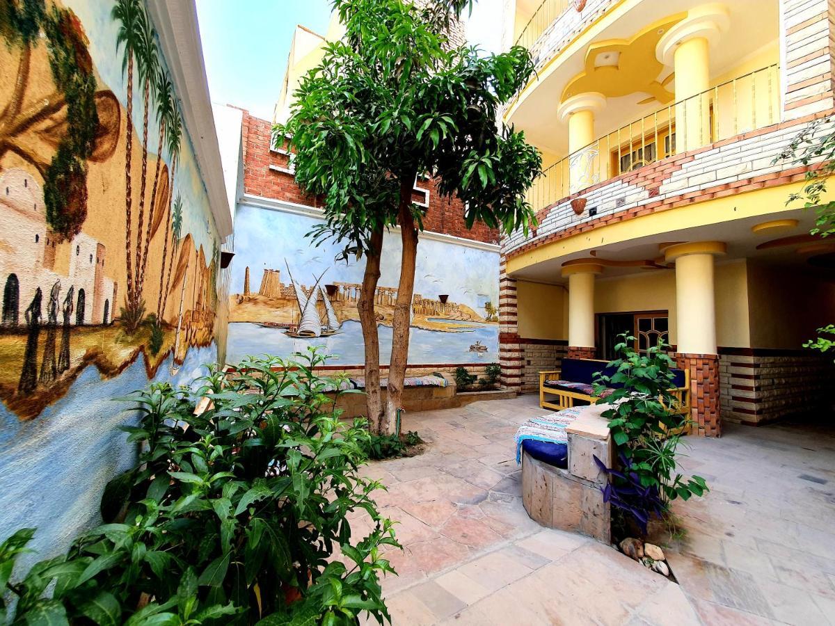 Spring Hotel Luxor Luaran gambar