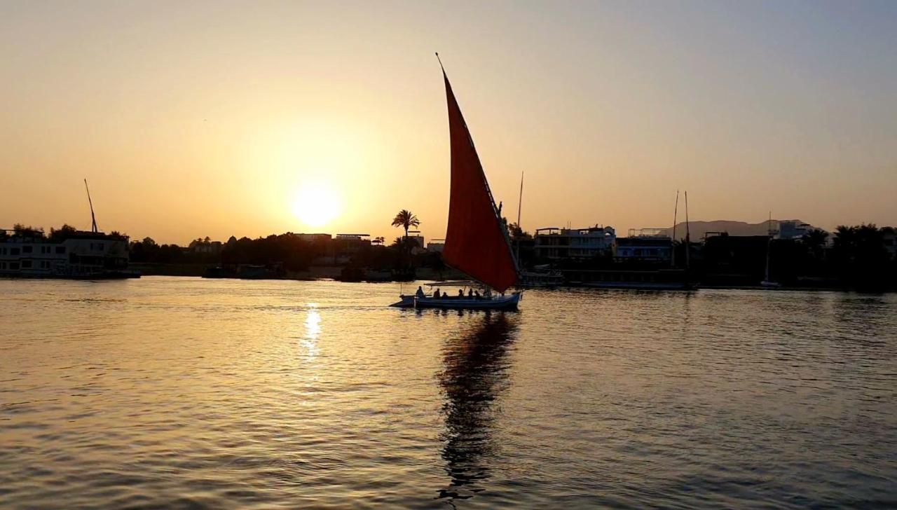 Spring Hotel Luxor Luaran gambar