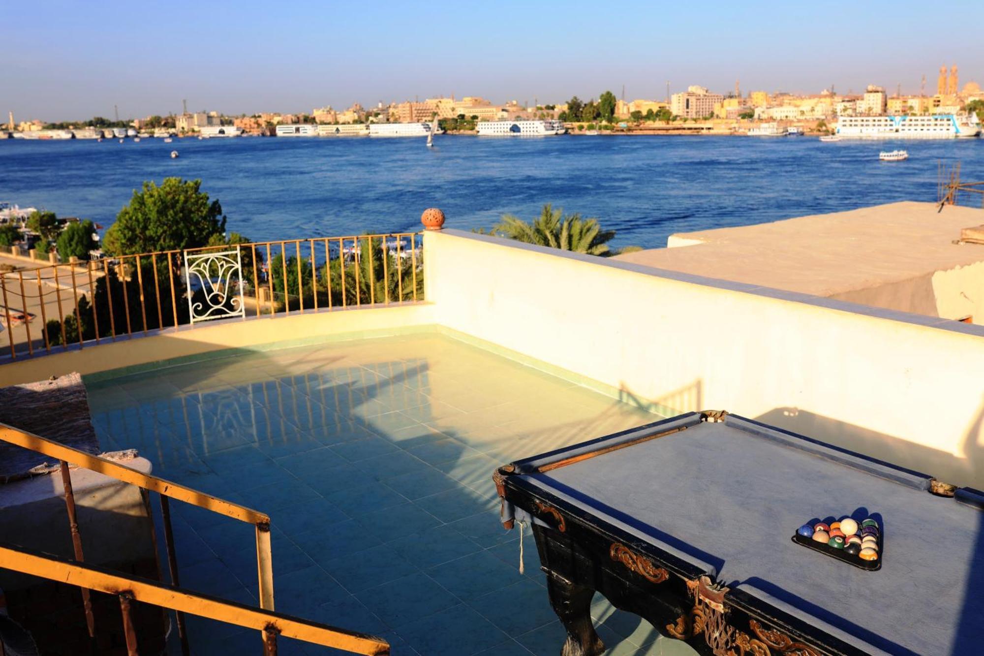Spring Hotel Luxor Luaran gambar