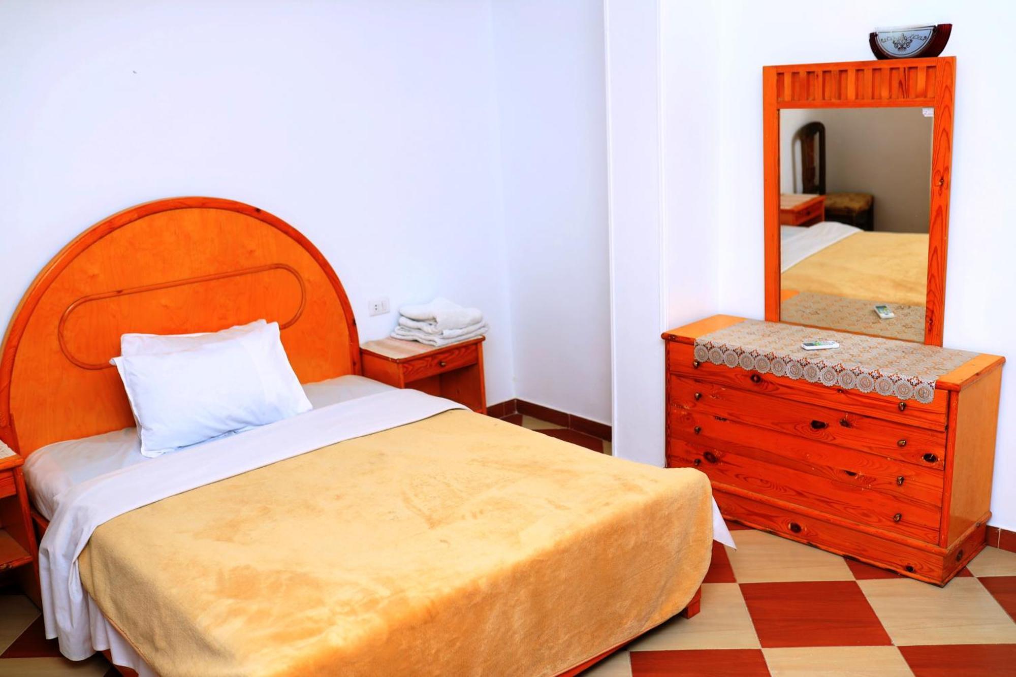 Spring Hotel Luxor Luaran gambar